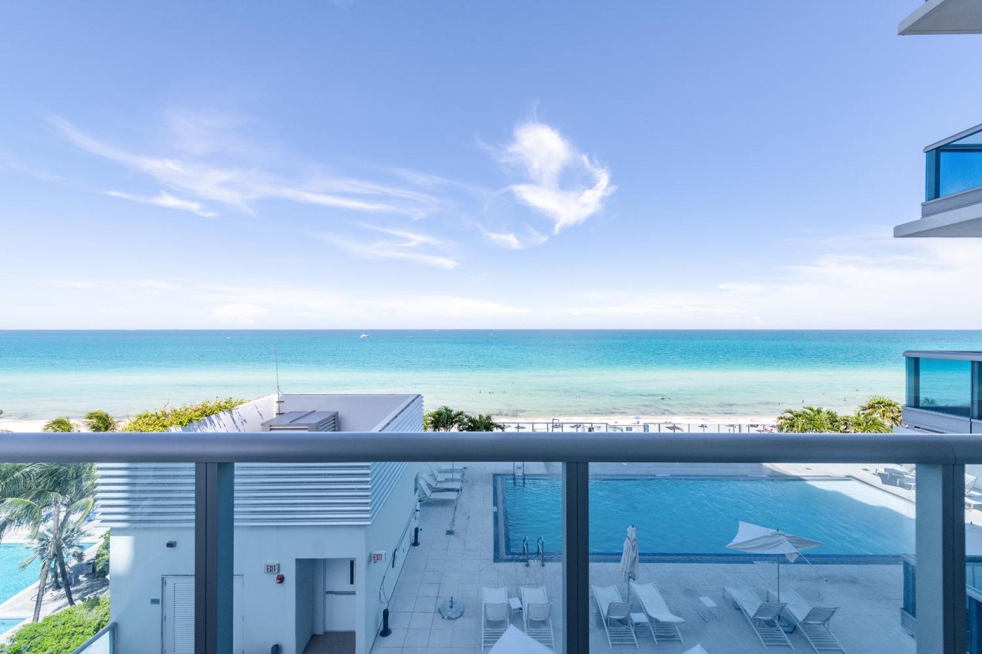 Bluebird Suites Monte Carlo Μαϊάμι Μπιτς Δωμάτιο φωτογραφία