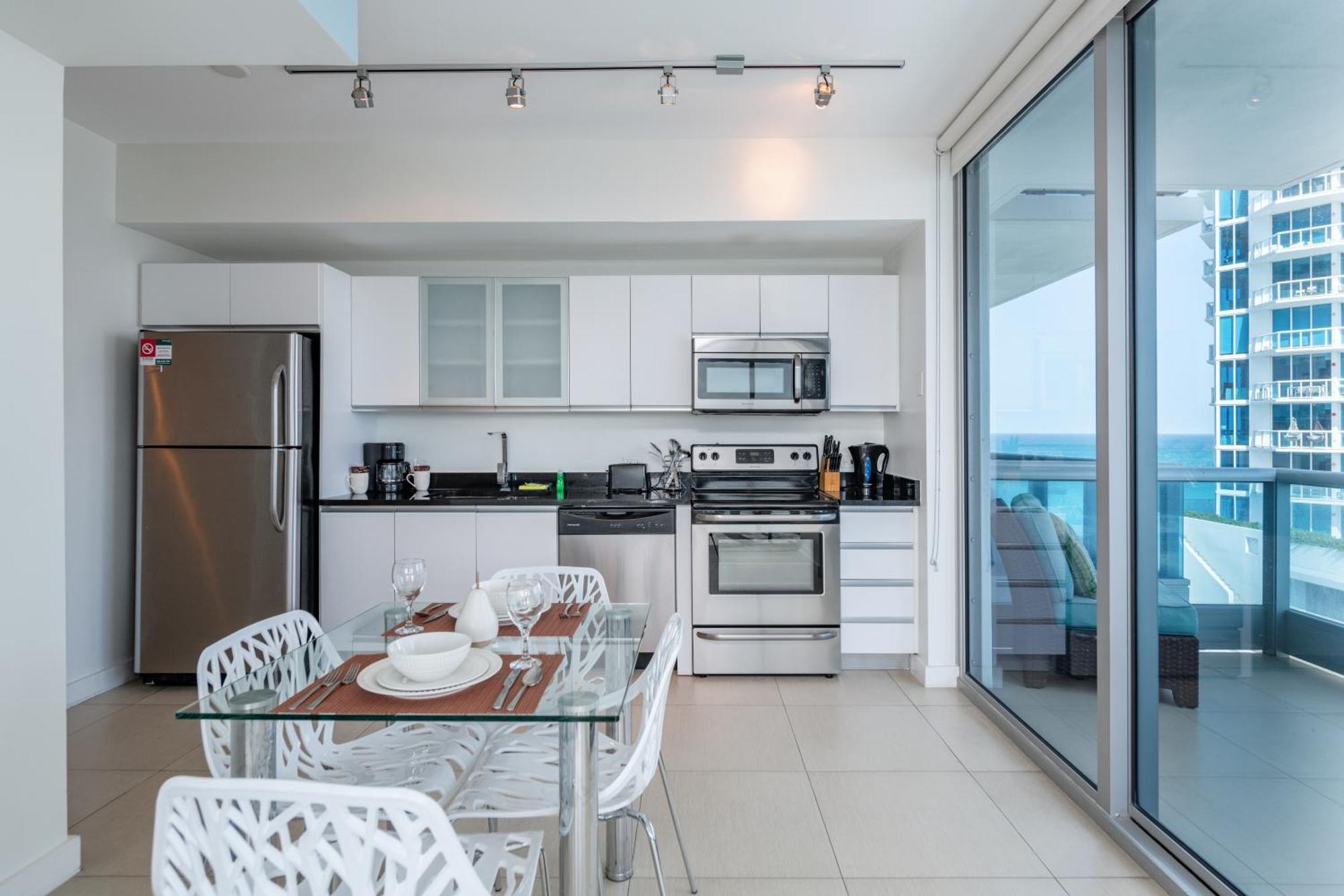 Bluebird Suites Monte Carlo Μαϊάμι Μπιτς Δωμάτιο φωτογραφία
